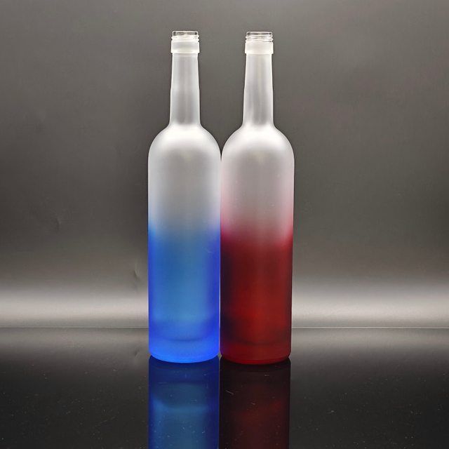 Fornecedora de seda pulverizada em China Printo de seda personalizado 375ml 500ml 750ml Rum garrafas - projete a assinatura da sua marca